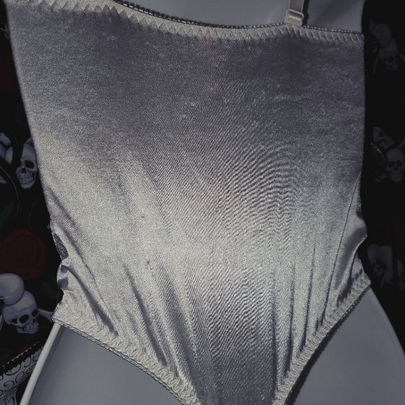 ❤VNTG EUC VS Whitw Lace & Satin Bodysuit/Bustier Extreme Pushup 36D❤ - Picture 9 of 16